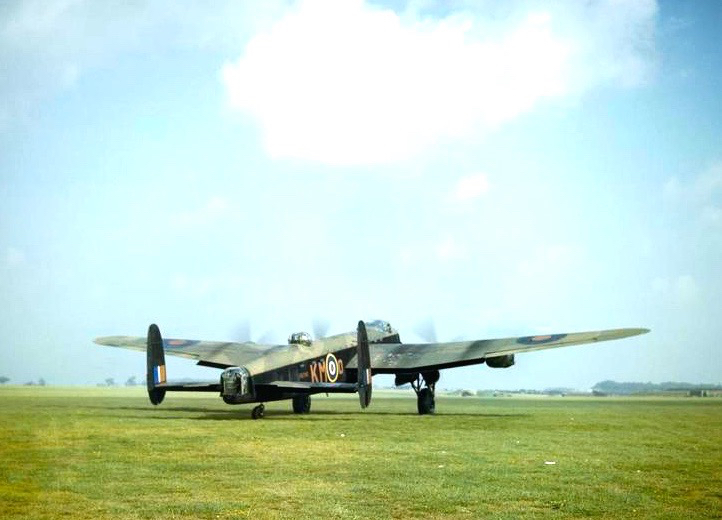 Lancaster_R5740_at_WA_1942 copy